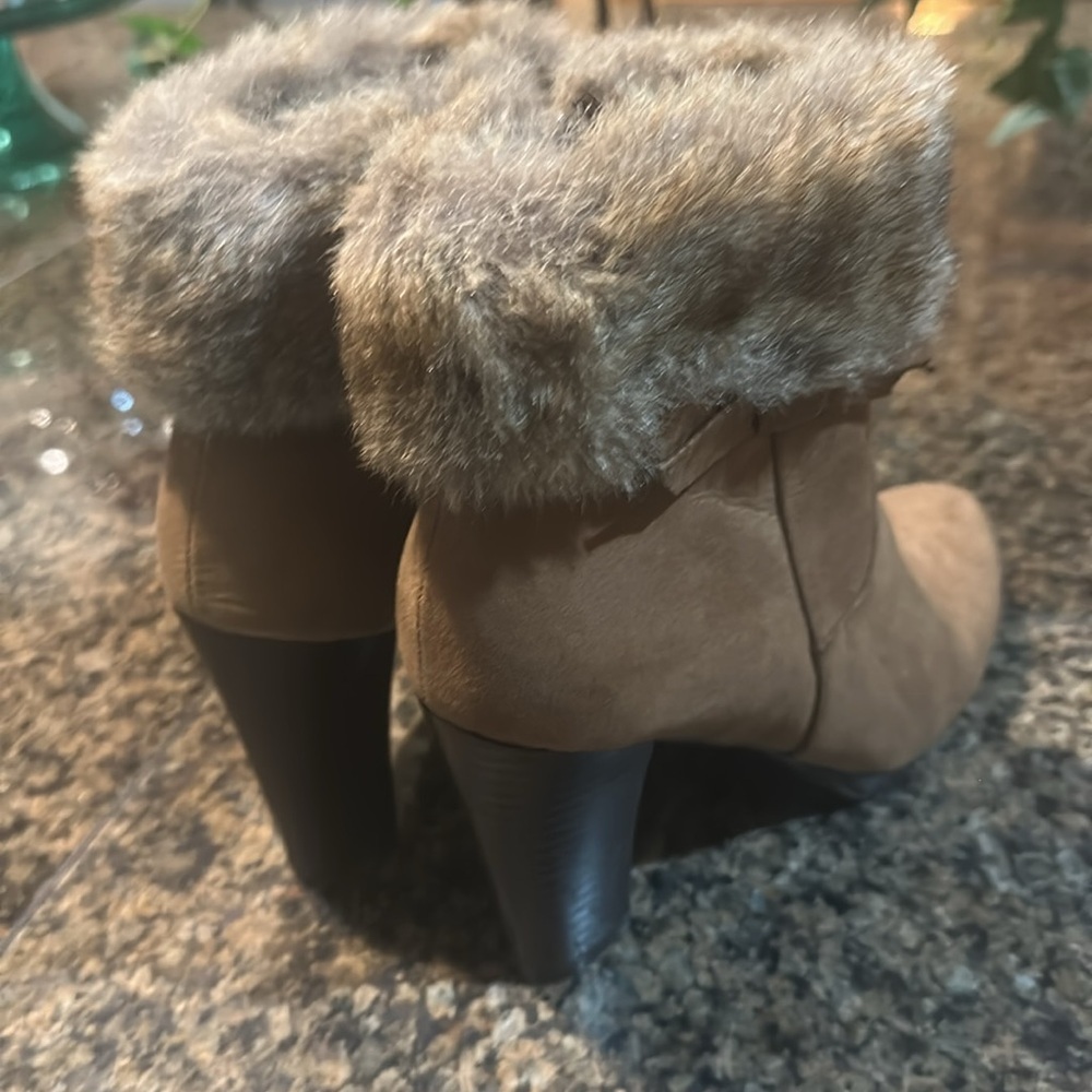 🔥🔥🔥Faux Fur Booties by Dana🔥🔥Buchman Mob Wife Aesthetic - Picture 6 of 6